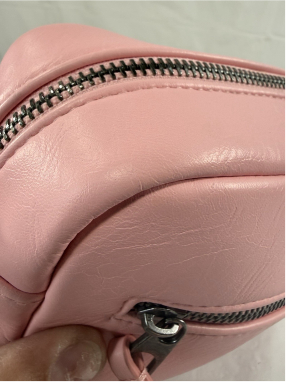Universal Threads Camera bag Pink Crossbody with guitar Strap Multicolored new - Picture 15 of 16